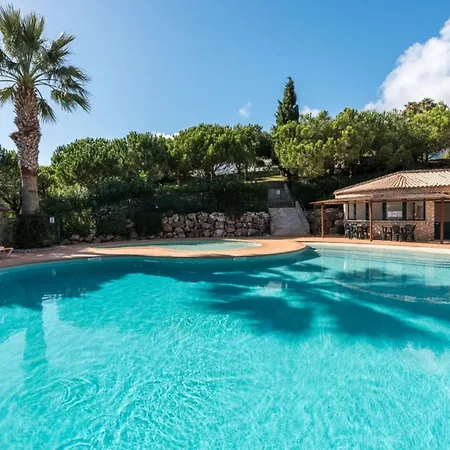 Lovelystay - Relaxing Duplex House With Pool Apartamento