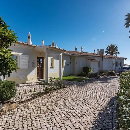 Lovelystay - Relaxing Duplex House With Pool Apartamento Budens