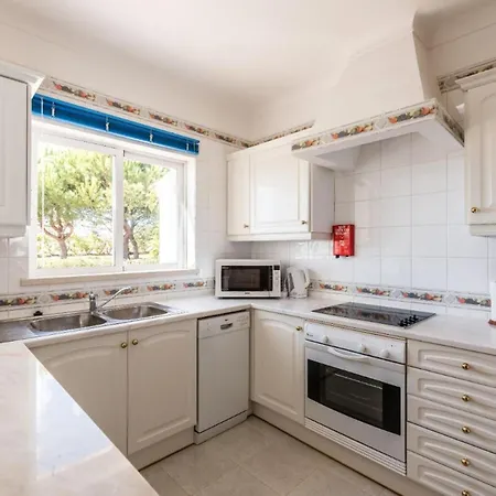 Lovelystay - Relaxing Duplex House With Pool Budens