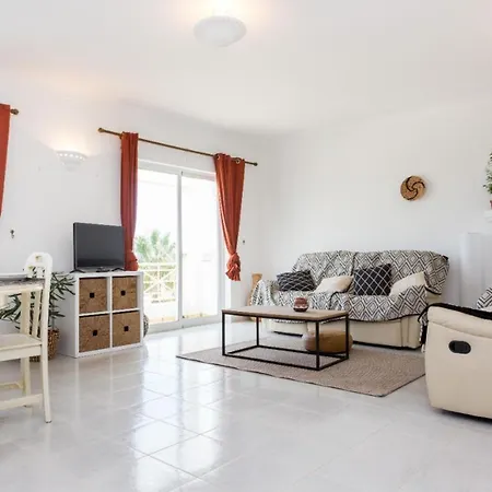Lovelystay - Relaxing Duplex House With Pool 公寓 *